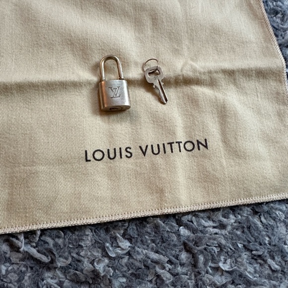 Louis Vuitton Silver Lock and Key Set - Picture 4 of 7